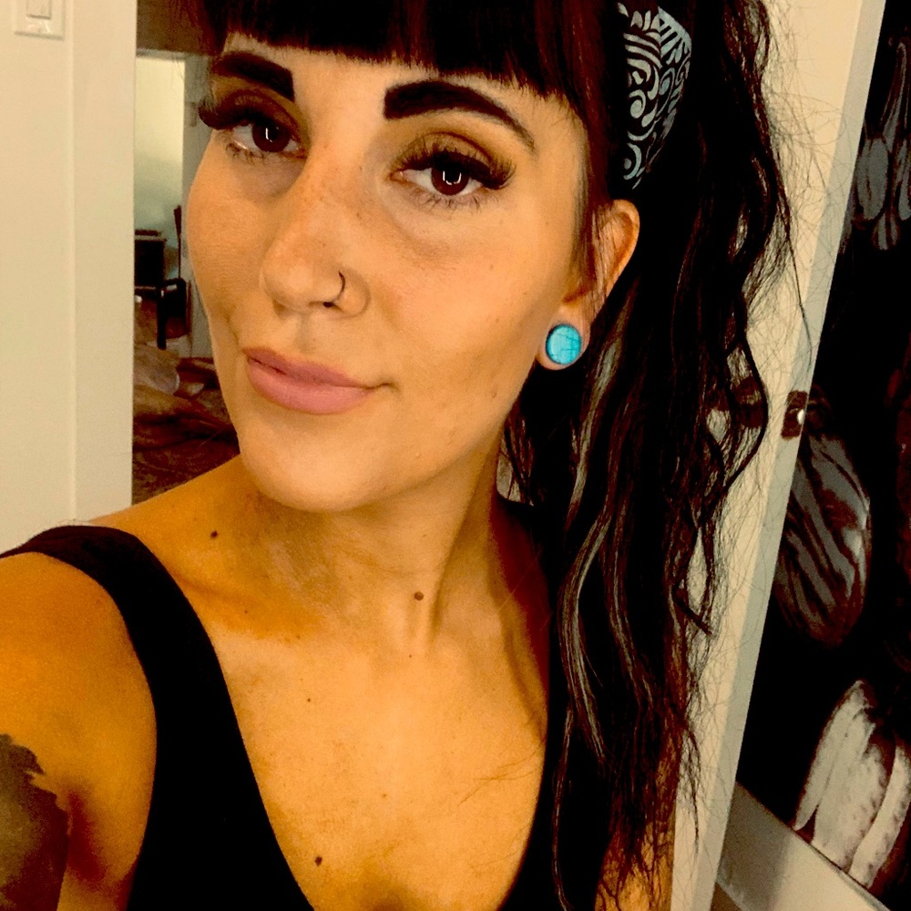 Meet your Posher, Shawna